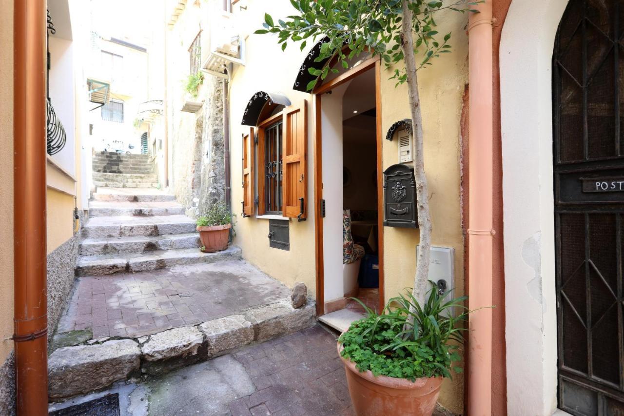 Porta Catania&Duomo Cozy Apartment Taormina Esterno foto
